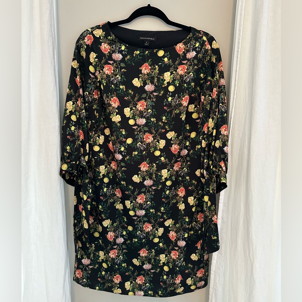 Banana Republic Floral 3/4 Sleeve Dress - Size 4
